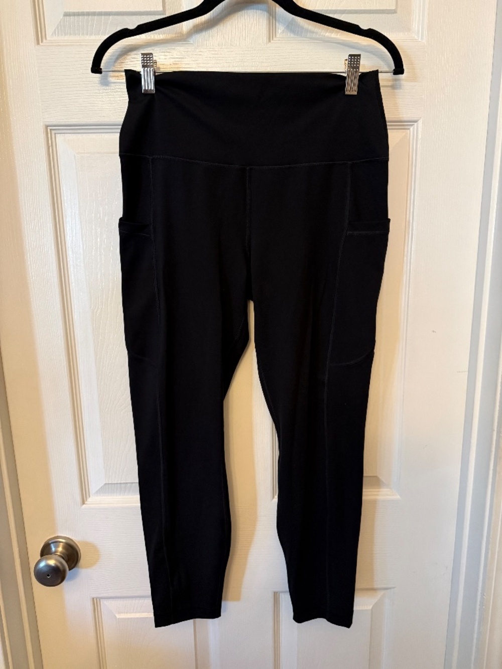 Yogalicious Black Lux leggings, Size L